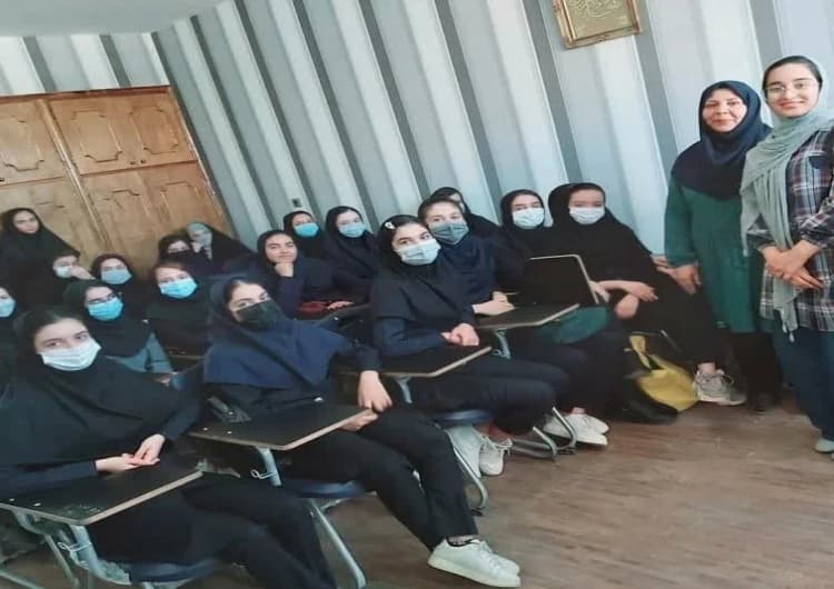 دبیرستان مهرگان